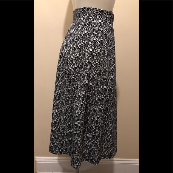 LuLaRoe Madison Skirt Size 3XL - Picture 6 of 16